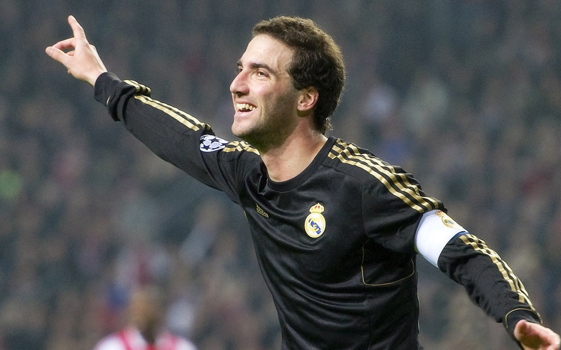 沙特血拼英格兰,加维成为关键先生,一场颠覆传统的战术革命